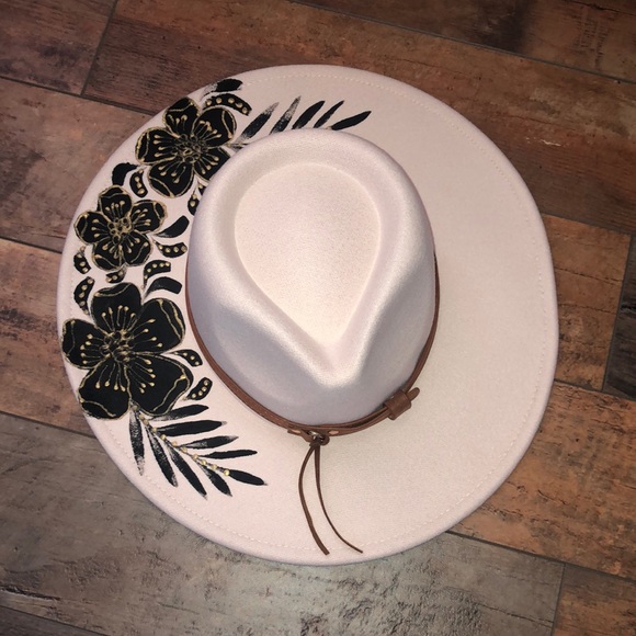 beyond the canvas by yaya Accessories - Beyond the Canvas by Yaya Ivory Hat